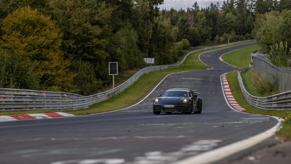 Στις 28 Μαΐου η πρεμιέρα της πρώτης υβριδικής Porsche 911